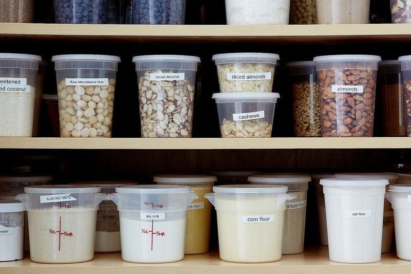 Tiru 14 Trik Restoran Atur Barang Dapur Ini Yang Boleh Kita Bekas Plastik Deli Seperti Ini Selalu Didatangkan Dalam Pelbagai Saiz Murah Dan Boleh Disusun Kemas Bertingkat Tingkat Warna Yang Jernih Juga