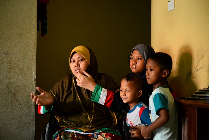 Papah Isteri BERKERUSI RODA Tiap Hari Tanpa Jemu 