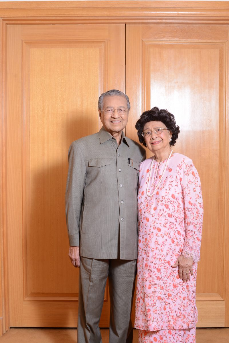 Malu-malu sayang Kata Tun Dr. Siti Hasmah, "Dalam 