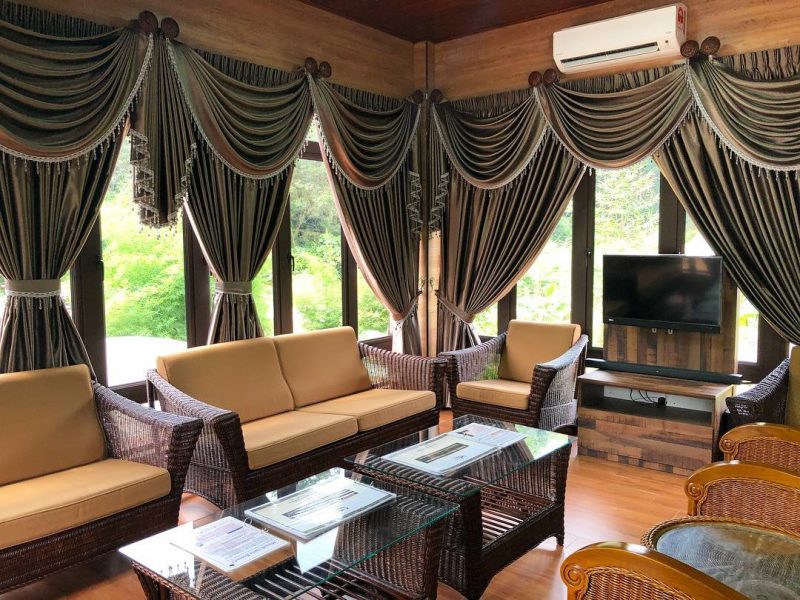 Usahawan Kaya Singapura Tertarik Dengan RUMAH HUTAN BONDA 